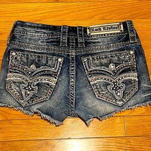 Ladies Rock Revival Raven denim shorts size 25 (small flaw)